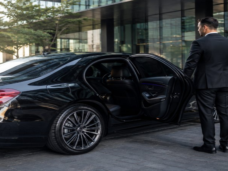 Benefits of Choosing Executive Car Hire | Crown Exec